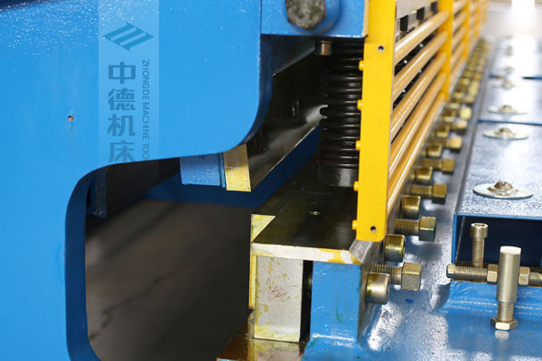 ZDSK-1232選用上海優(yōu)質(zhì)刀片，使用壽命更長.jpg