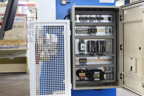 ZDPK-4015采用法國進口施耐德元氣件，抗干擾，穩(wěn)定耐用壽命長.jpg