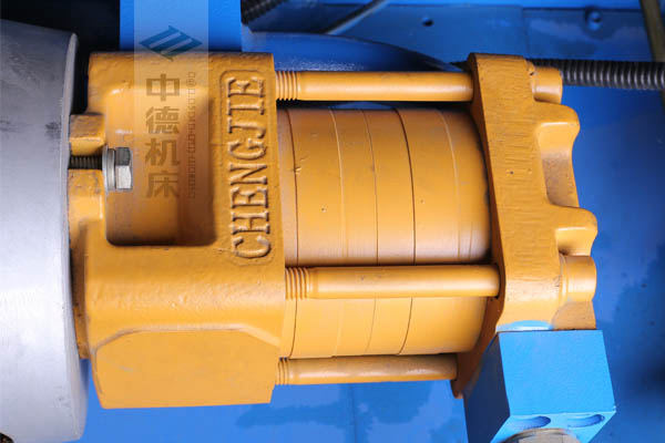 ZDPK-4015采用國內(nèi)一流品牌電機及油泵，動力強勁，噪音低.jpg